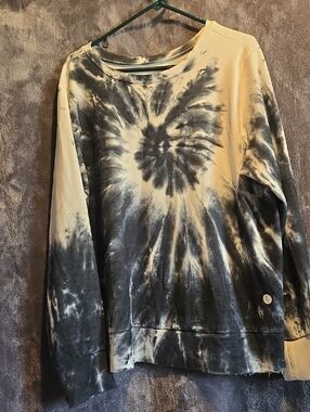 torrid Active Black and White Tie-Dye Pullover